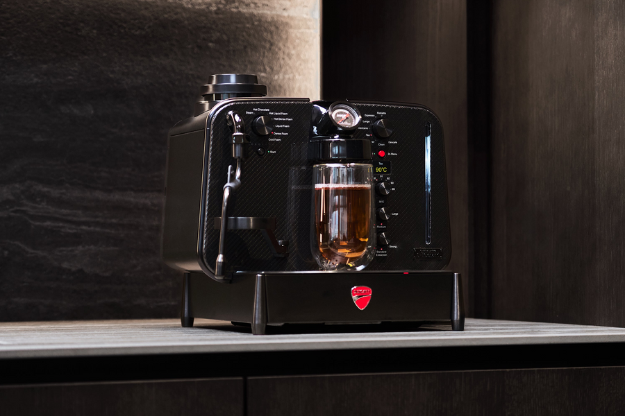 Barista M3 1926 Limited Edition – lifestyle-yksityiskohtakuva, läpinäkyvällä taustalla