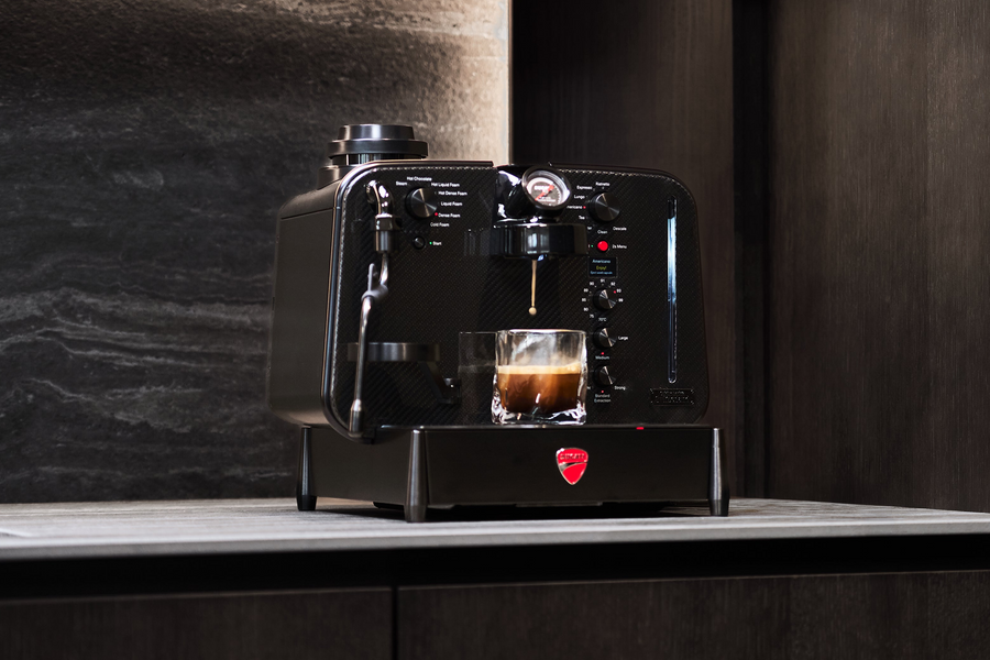 Barista M3 1926 Limited Edition – lifestyle-yksityiskohtakuva, läpinäkyvällä taustalla